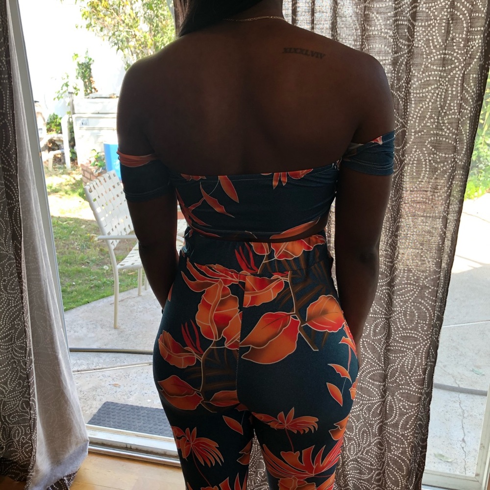 Matching set - Picture 2 of 2